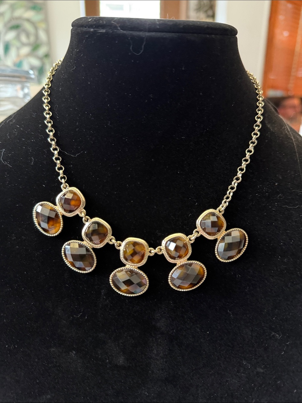 BEAUTIFUL Monet Gold-Tone Tortoise Brown Faceted Stone Statement Necklace